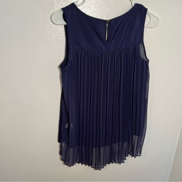 Apt. 9 Sleeveless Blouse Scoop Neck Navy Blue Pleated Back - Picture 5 of 9